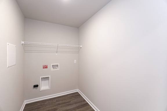 Walk-In Closets With Built-In Shelving