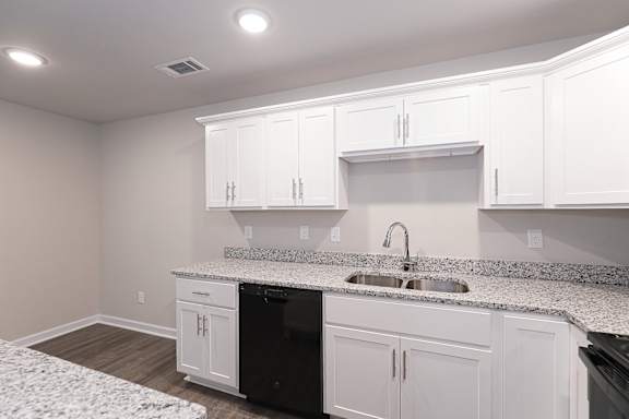 Kitchen Cabinets at Helena Springs, Augusta, GA 30909
