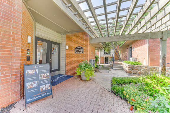Leasing Office Entrance at Copper Hill Apartments, Texas, 76021