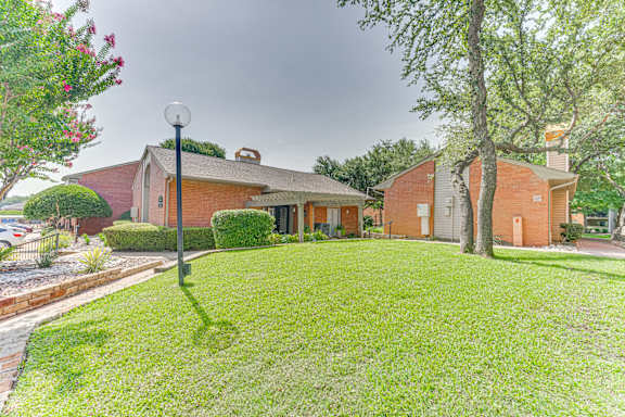 Garden With Green Lawn at Copper Hill Apartments, Bedford, TX, 76021