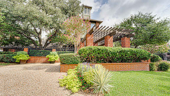 Exterior of House at Hunters Hill Apartments, Dallas, 75287