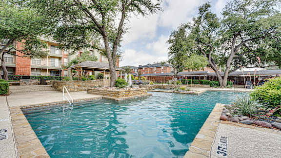 Modern Swimming Pool at Hunters Hill Apartments, Dallas