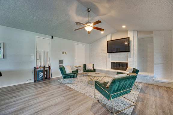 Spacious Living Room at Indian Creek Apartments, Carrollton