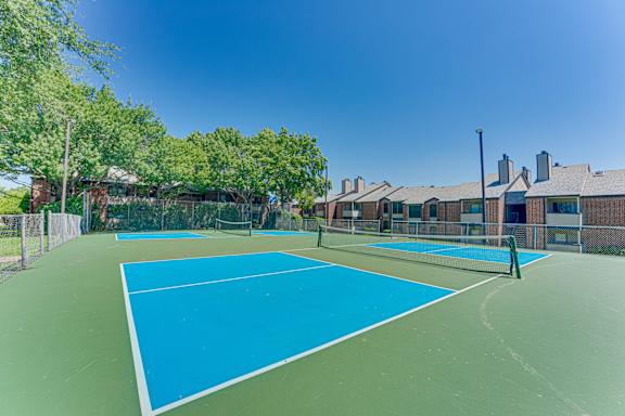 Outdoor Tennis Court at Indian Creek Apartments, Carrollton