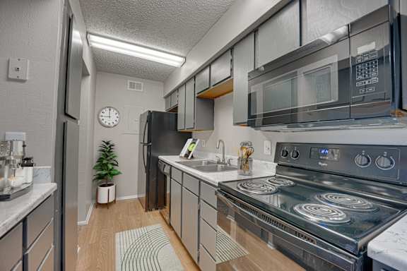 Modern Kitchen at Indian Creek Apartments, Carrollton, TX, 75007