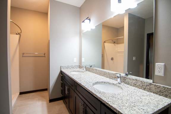 Large bathroom at 360 at Jordan West