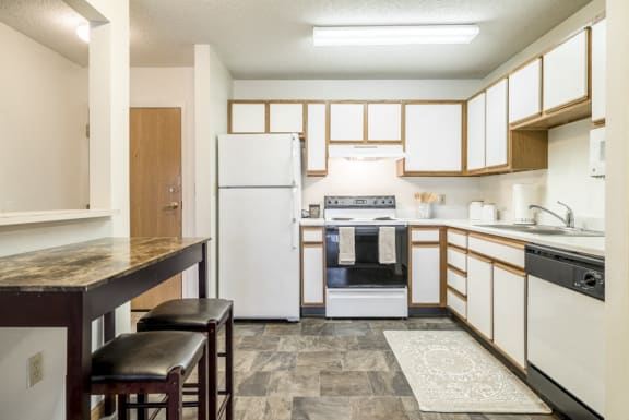 1 bedroom apartment kitchen with room for breakfast table