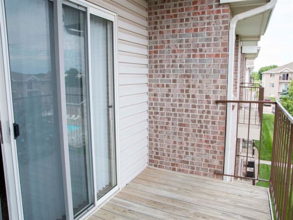 Exterior balcony at Highland View Apartments in Lincoln NE