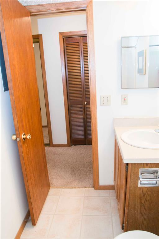 washroom at Capitol View Apartments in Lincoln Nebraska