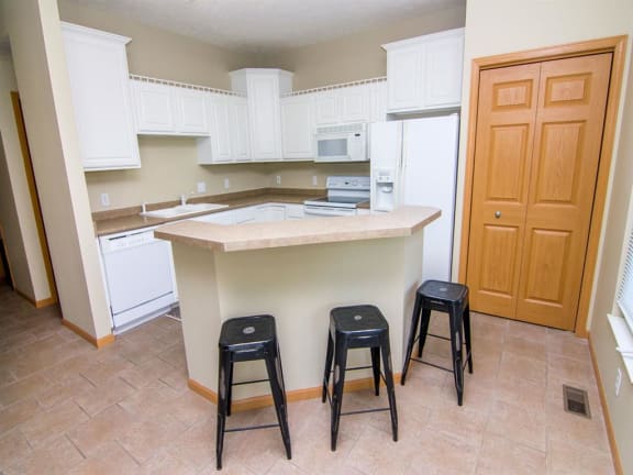 Kitchen with Island Bar in Cascade Pines Duplex Homes in Lincoln NE