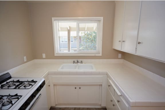 Towne Centre at Orange Apartment Homes in California near Anaheim featuring one bedroom, two bedroom and three bedroom apartments.