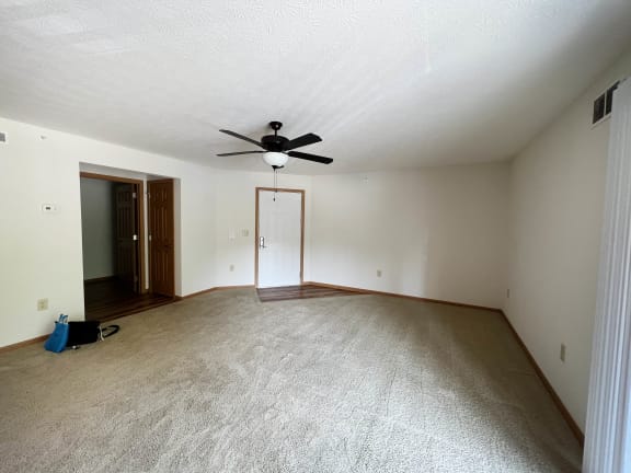 Trendy Master Carpeted at The Overlook at Ft. Thomas, Kentucky, 41075