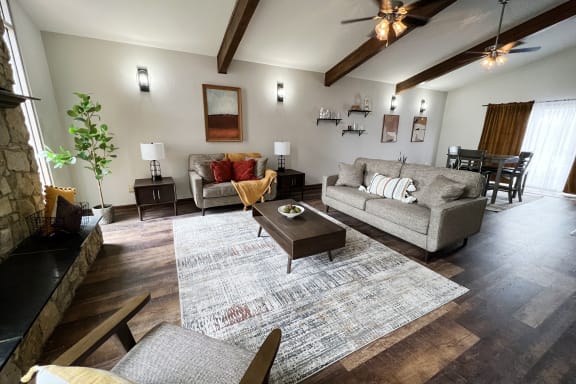 Bedroom with cozy bed at Crown Ridge Apartments, Franklin, OH