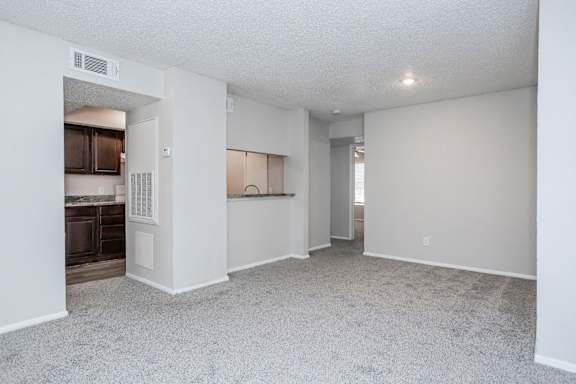 Oak Tree Village 2122 Dining and Kitchen