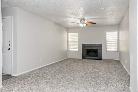 Oak Tree Village 2122 Living Room