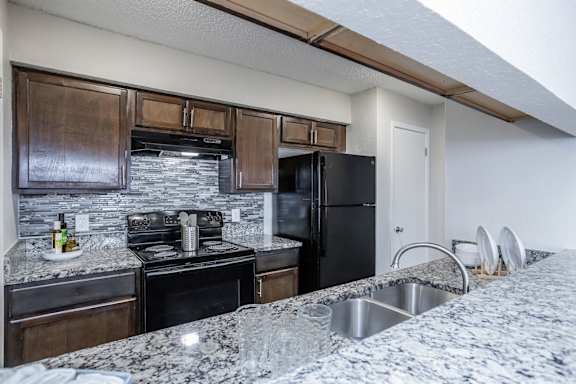 Oak Tree Village 624 Kitchen