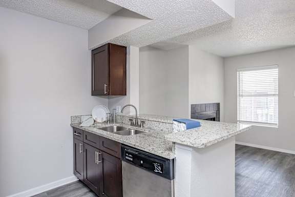 Oak Tree Village 424 Kitchen and Dining