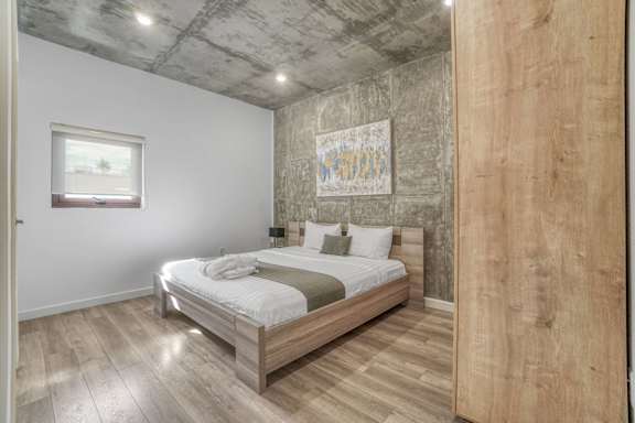 Maia Avira at Glendale Staged Bedroom