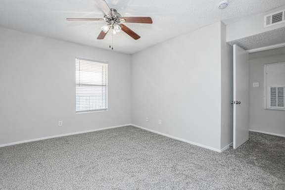 Oak Tree Village 624 Bedroom