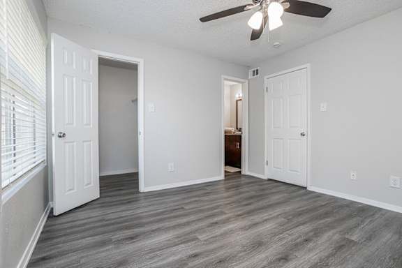 Oak Tree Village Bedroom 424