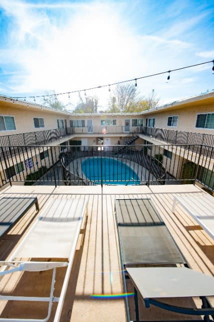 Sundeck with lounge chairs at Canyons at Santa Clarita