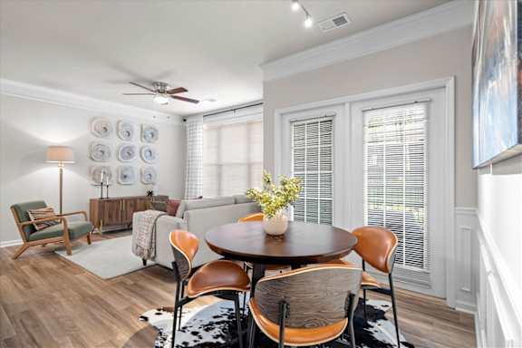Luxurious Apartment Interiors at Deer Creek Apartment Homes, Overland Park, Kansas