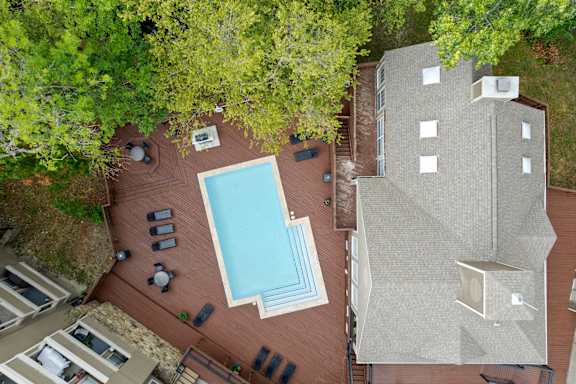 Swimming Pool at Creekview Apartment Homes, Dallas, TX