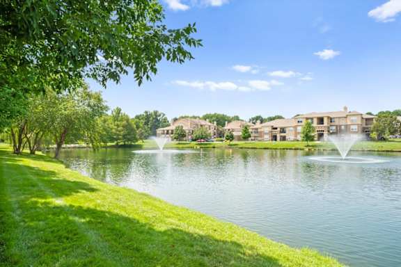 Lake With Fountain at Stonepost Lakeside Apartment Homes, Olathe, KS, 66062