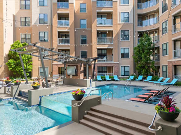 Tiered Pool with Tanning Deck at 46 Penn Apartment Homes, Kansas City, MO, 64111