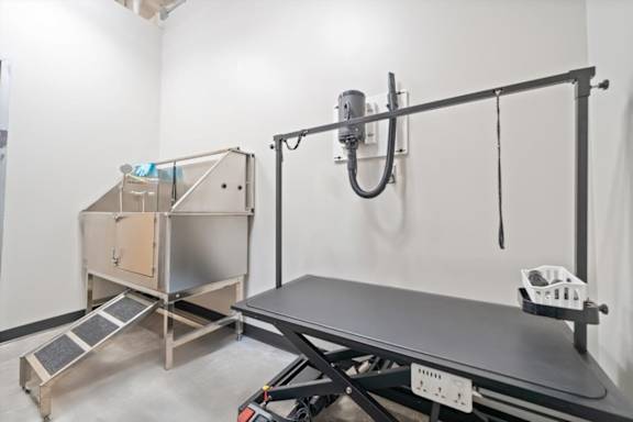 Pet Spa Center at The Dorset, Kansas City, MO