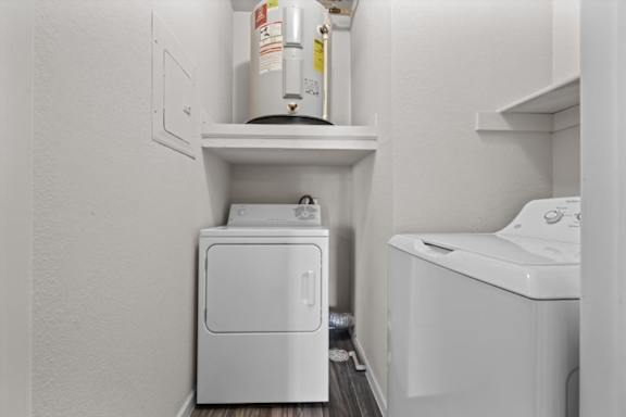Washer Dryer at Crowne Chase Apartment Homes, Overland Park, KS