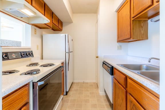 Kitchen gallery at Coventry Oaks Apartments, Overland Park, Kansas
