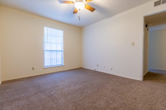 Ceiling fan and lights in all rooms at Coventry Oaks Apartments, Overland Park
