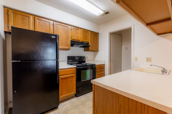 1 & 2-Bd Apartment Homes in Overland Park, KS | Waterford Place