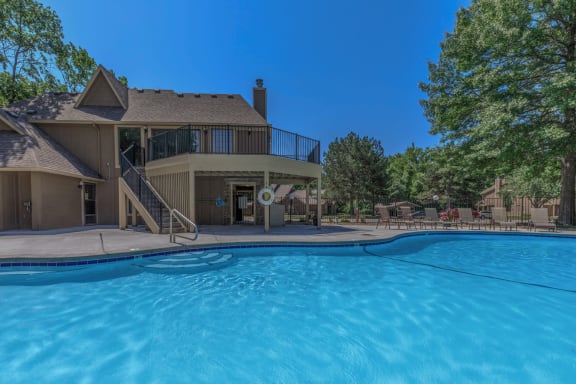 Pool at Waterford Place Apartments & Townhomes, Kansas, 66210