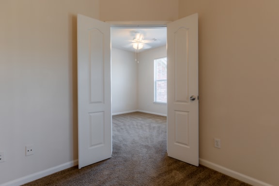 Hallway path at Wynnewood Farms Apartments, Kansas, 66209