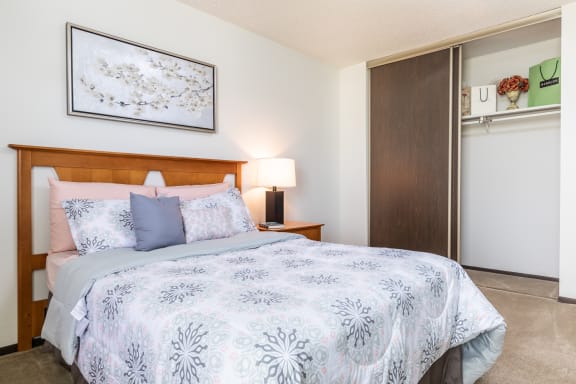 Bedroom2 at Cloverset Valley Apartments, Kansas City
