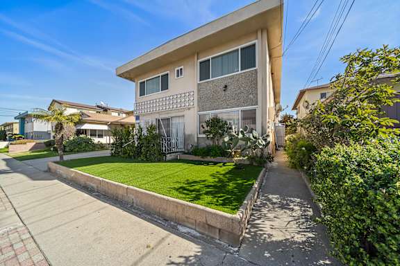 Exterior of renovated apartment building in Hawthorne, CA