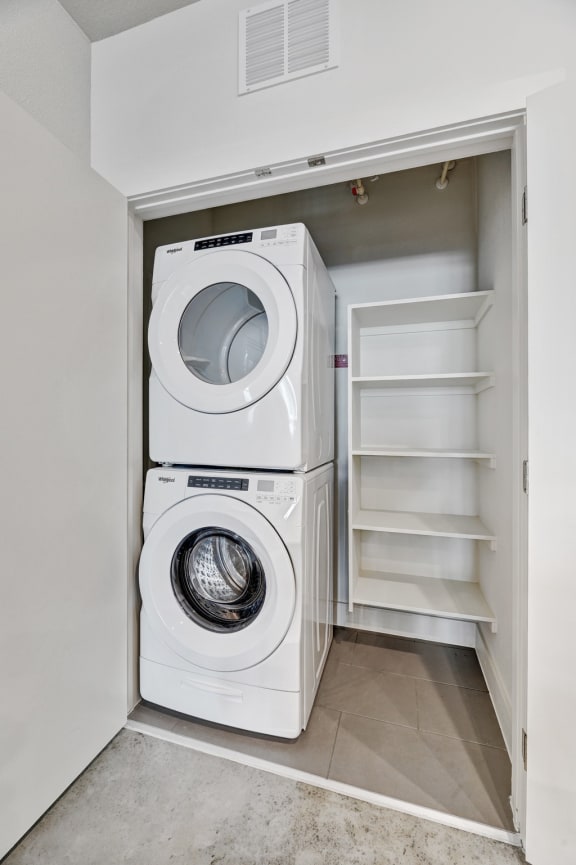 modern apartments off of slaughter for rent with washer & dryer