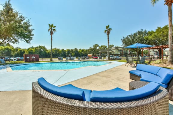 resort style pool in west houston luxury apartments