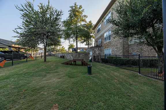 Well-maintained front yard at Woodbridge Villas Apartments, Texas, 75048