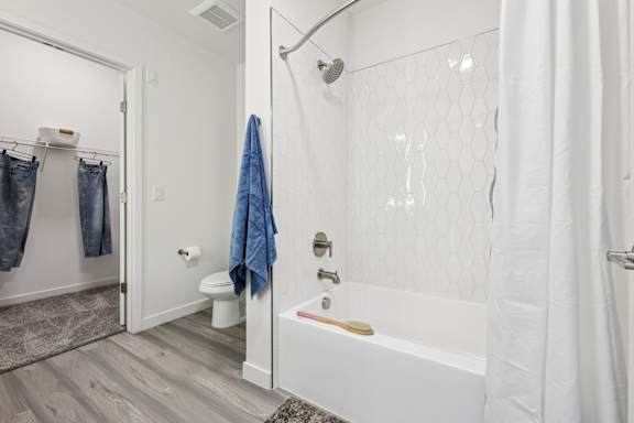 Bathtub at Coya Apartments, Las Vegas, 89102