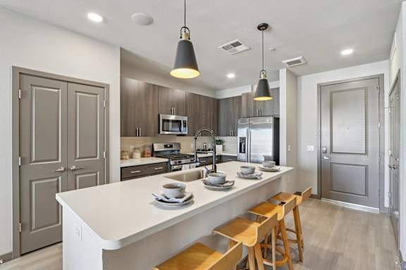 Well Equipped Eat-In Kitchen at The Rey Downtown Apartments, Phoenix, AZ, 85003