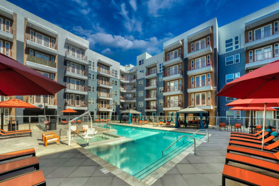 Lounge Swimming Pool With Cabana at The Rey Downtown Apartments, Arizona