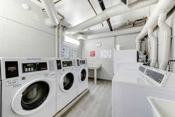 Laundry Room at Acclaim on North Avenue, Illinois, 60610