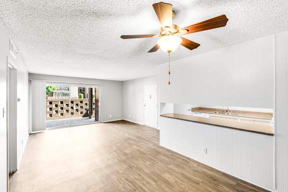 Room with a Ceiling Fan at Northpointe Apartments, Long Beach, CA, 90805