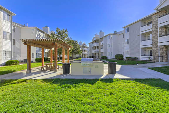 Community Grill Stations at Ascent, Colorado, 80231