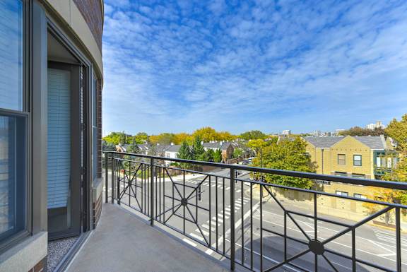 Open Patio Space at Acclaim on North Avenue, Chicago, IL