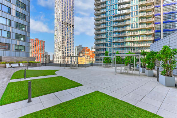 Rooftop Landscape Patio at 7 Dekalb, Brooklyn