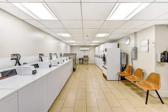 On-site laundry room at Lincoln Park Plaza Apartments, Illinois, 60614